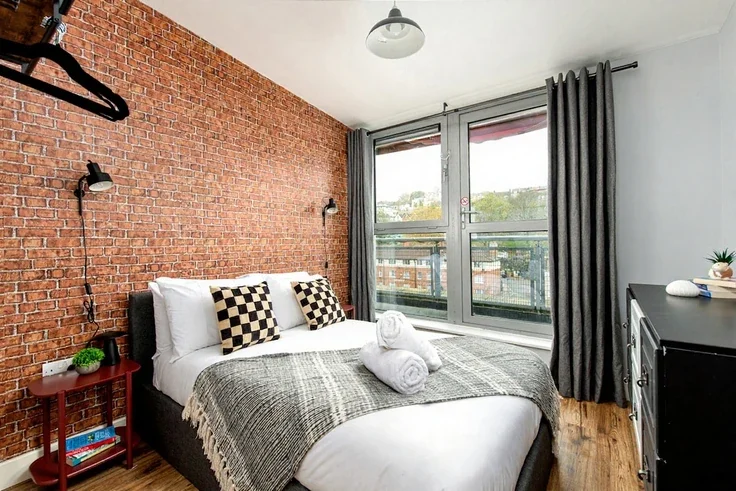 Flat Montague Street in Bristol