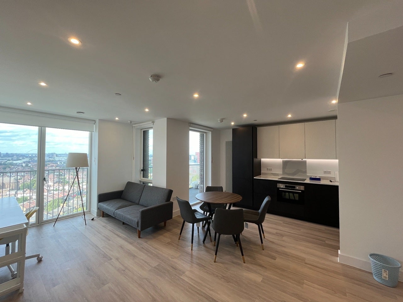 Flat Friary Road in Greater London