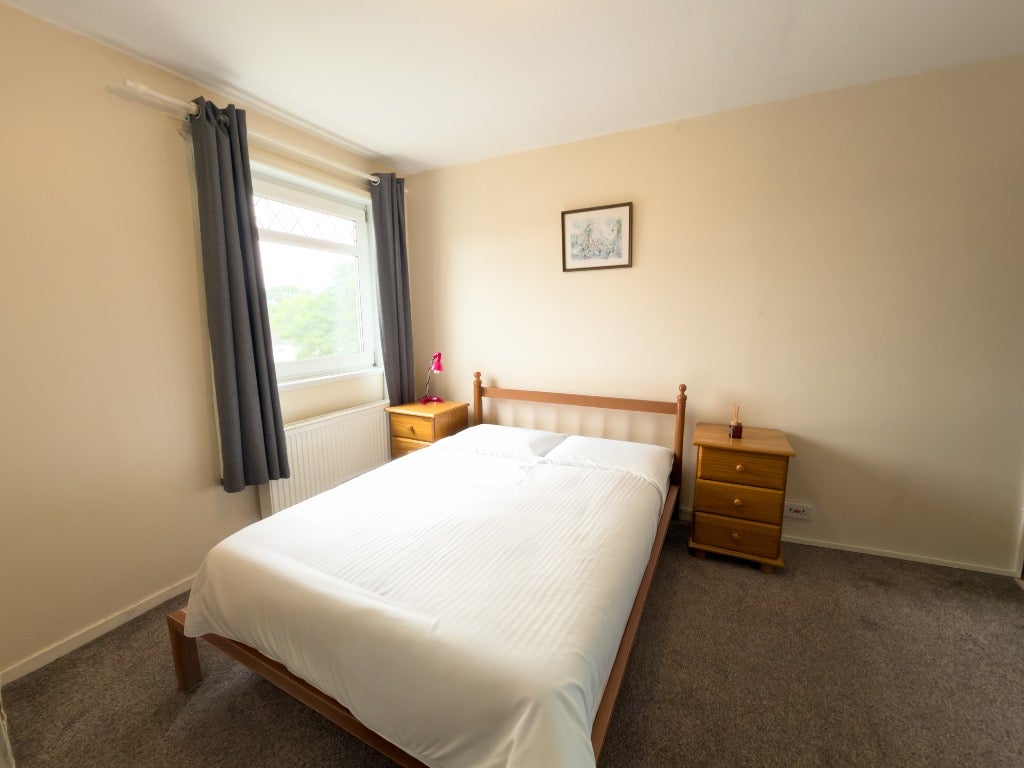 Room Clement Rise in Livingston