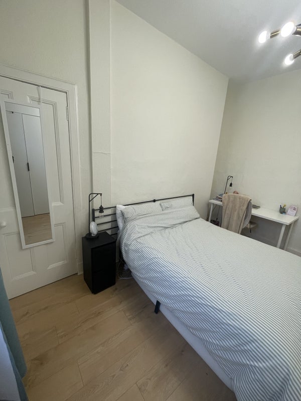 Room Dalmeny Street in City of Edinburgh