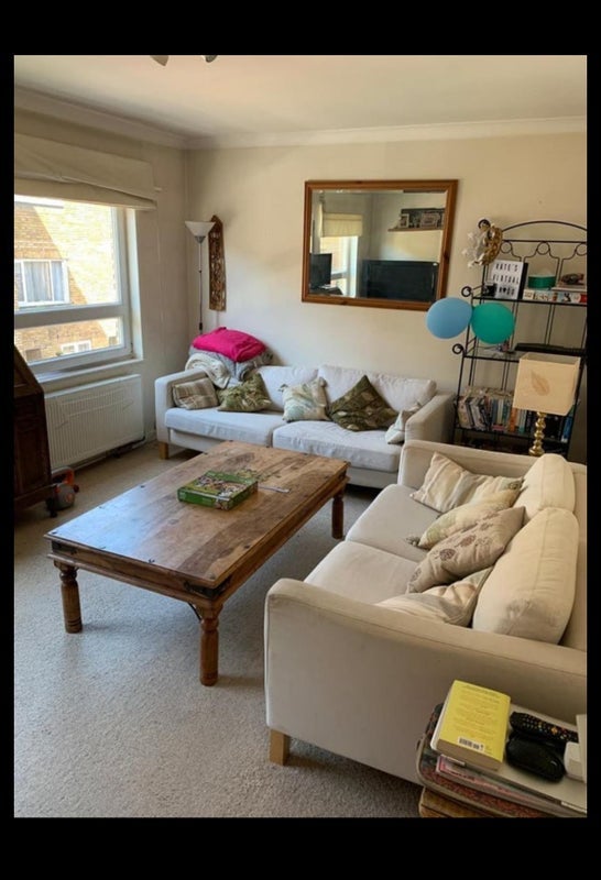 Room Rochelle Close in Greater London