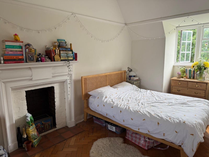 Room Lyttelton Road in Greater London