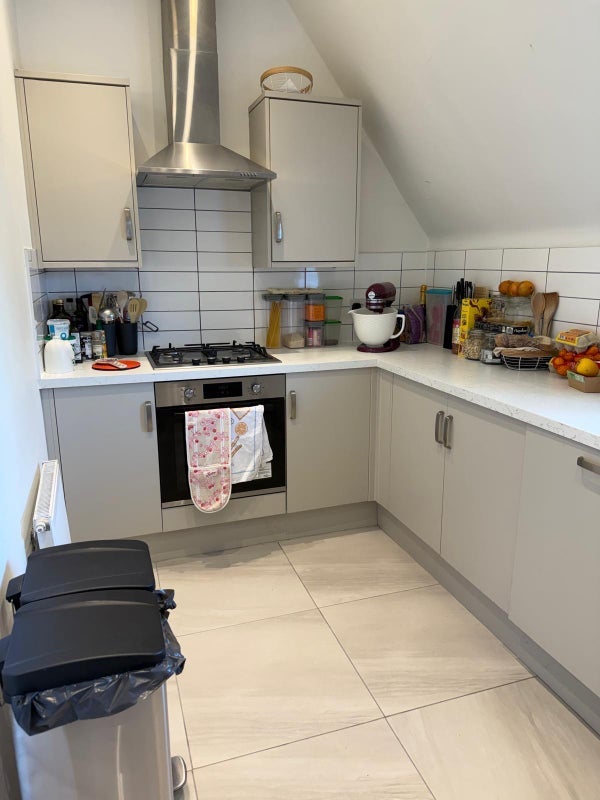 Room Lyttelton Road in Greater London