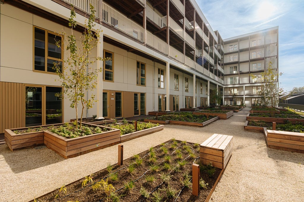 Appartement te huur: Joan Muyskenweg 21B-9, Amsterdam