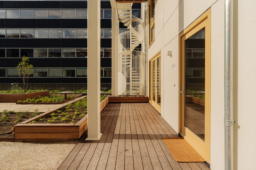 Appartement te huur: Joan Muyskenweg 21B-9, Amsterdam