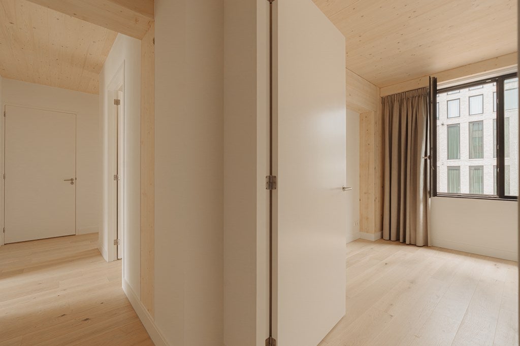 Appartement te huur: Joan Muyskenweg 21B-9, Amsterdam