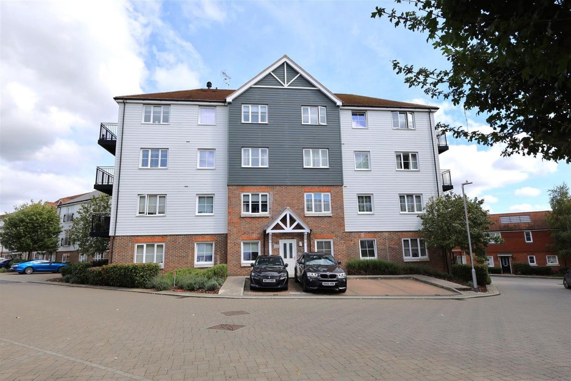 Flat Eden Road in Sevenoaks