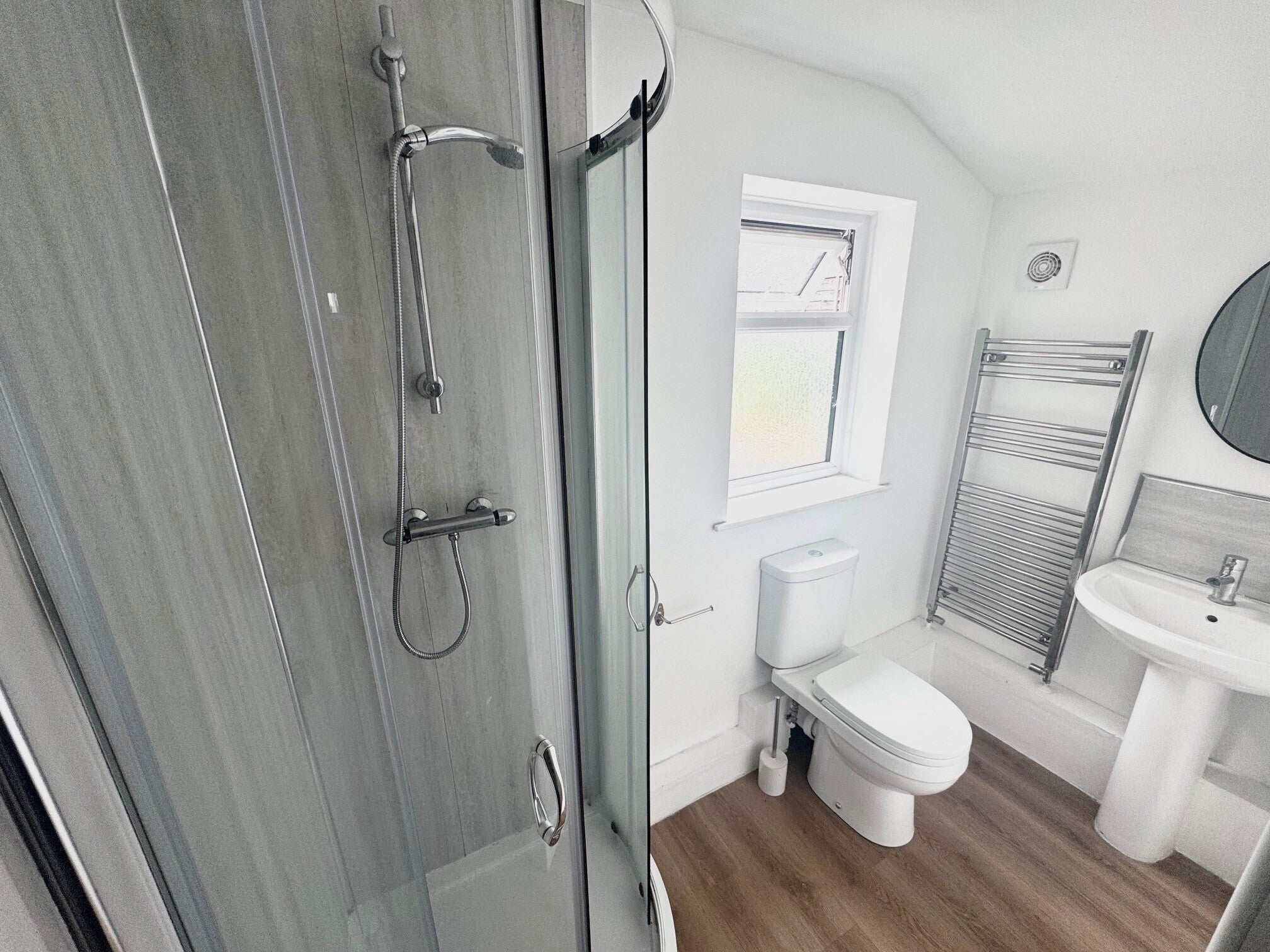 Room Lodge Road in Rugby