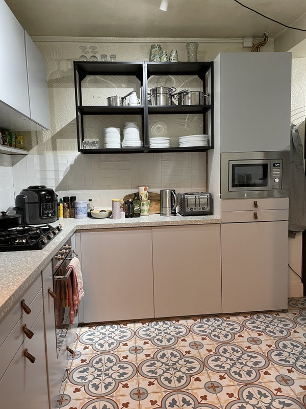 Room Woodhurst Road in Greater London