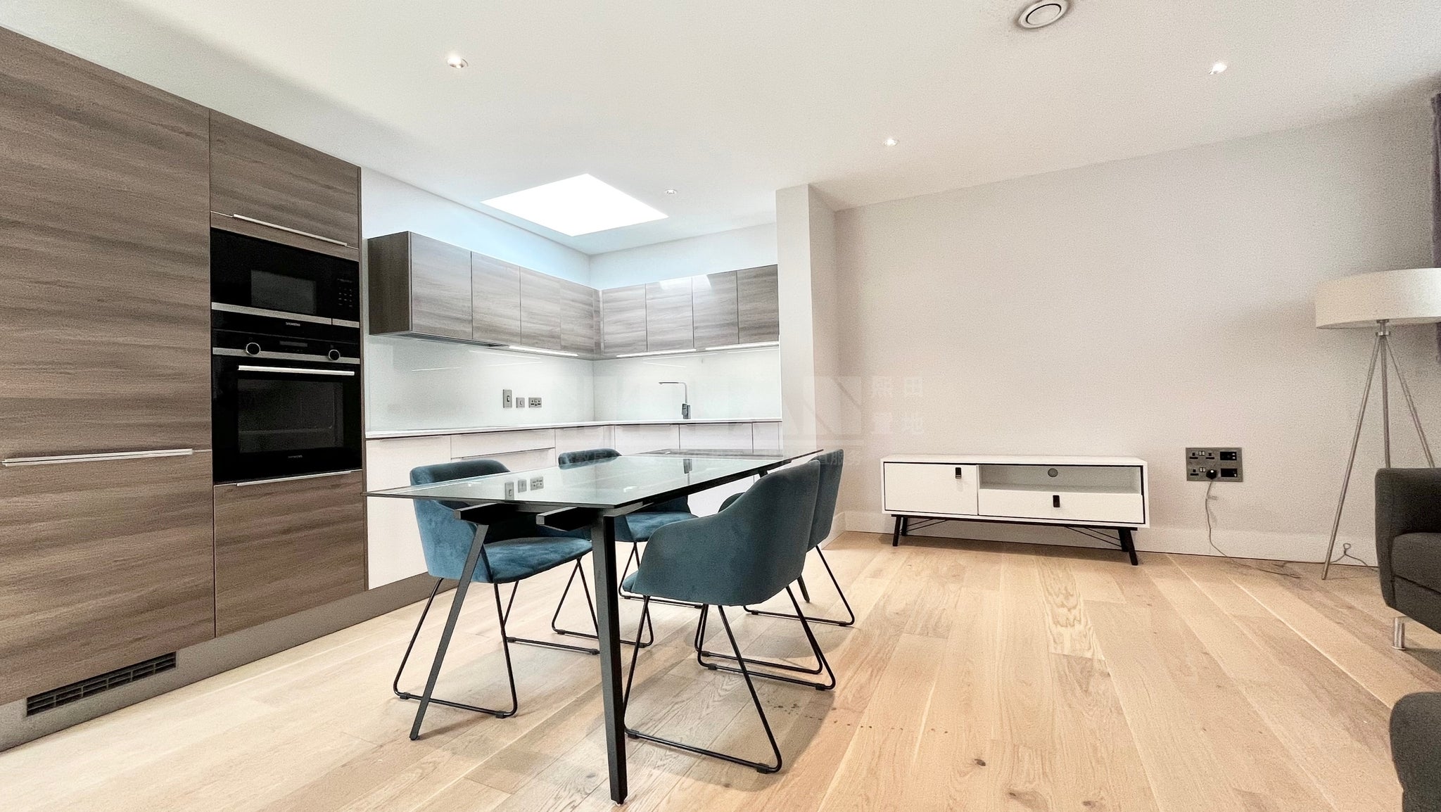 Flat Patcham Terrace in Greater London