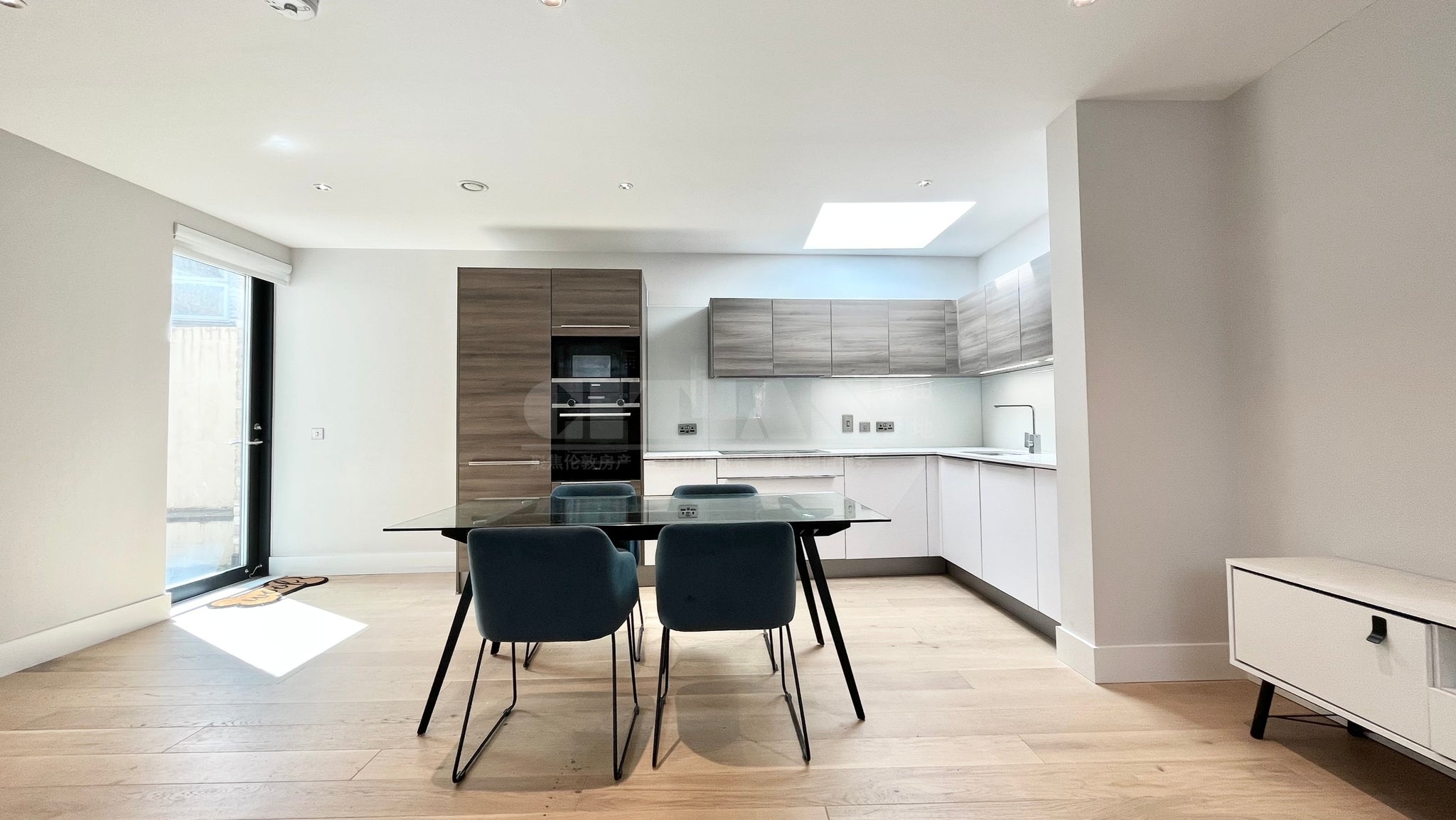 Flat Patcham Terrace in Greater London
