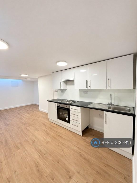 Flat High Road Leytonstone in Greater London