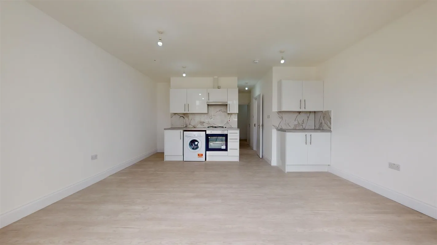 Flat Chatsworth Road in Greater London
