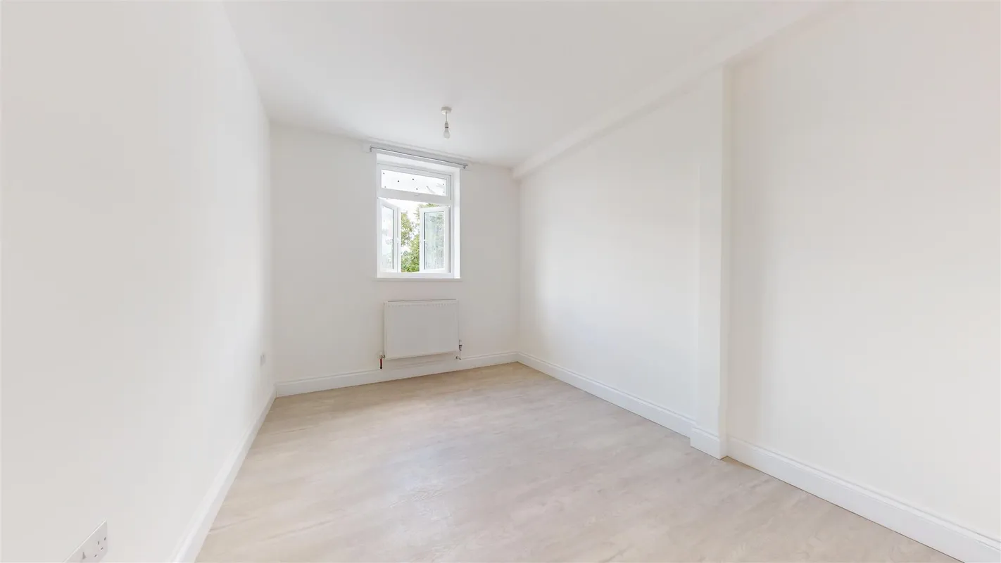 Flat Chatsworth Road in Greater London