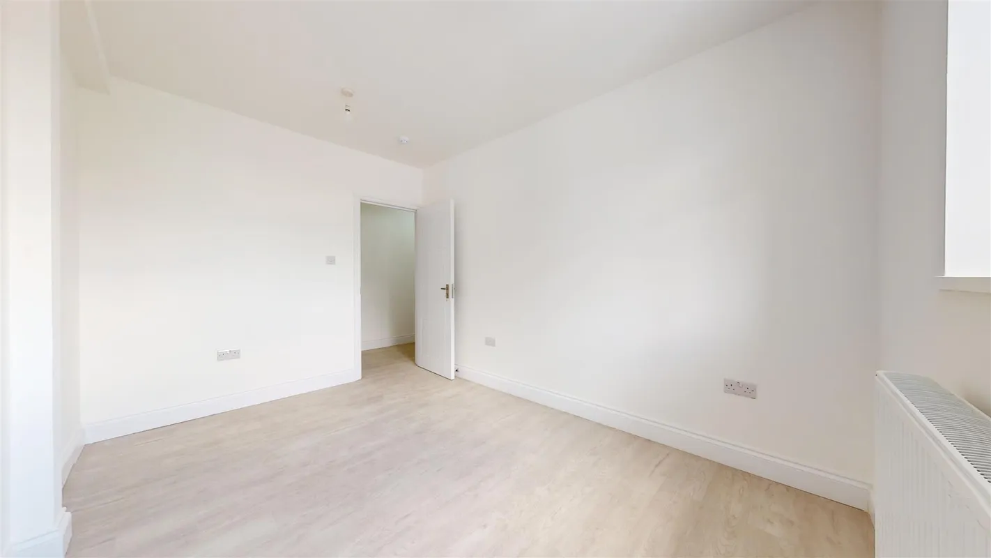 Flat Chatsworth Road in Greater London