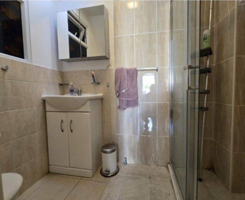 Flat Finchley Lane in Greater London
