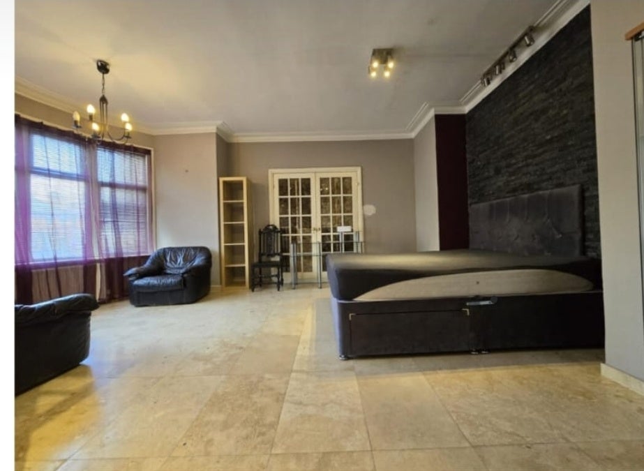 Flat Finchley Lane in Greater London