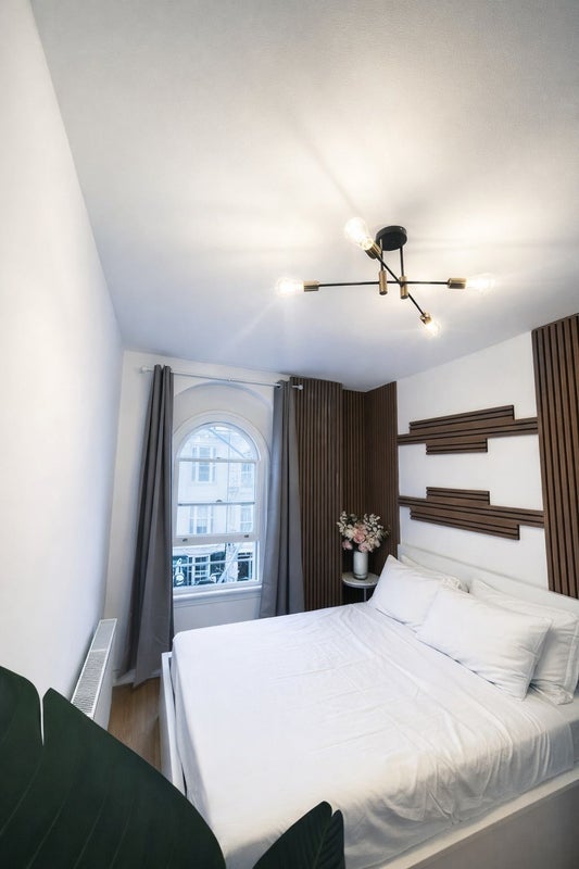 Flat Gloucester Terrace in City of Westminster