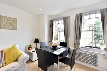 Flat Rosebury Road in Greater London