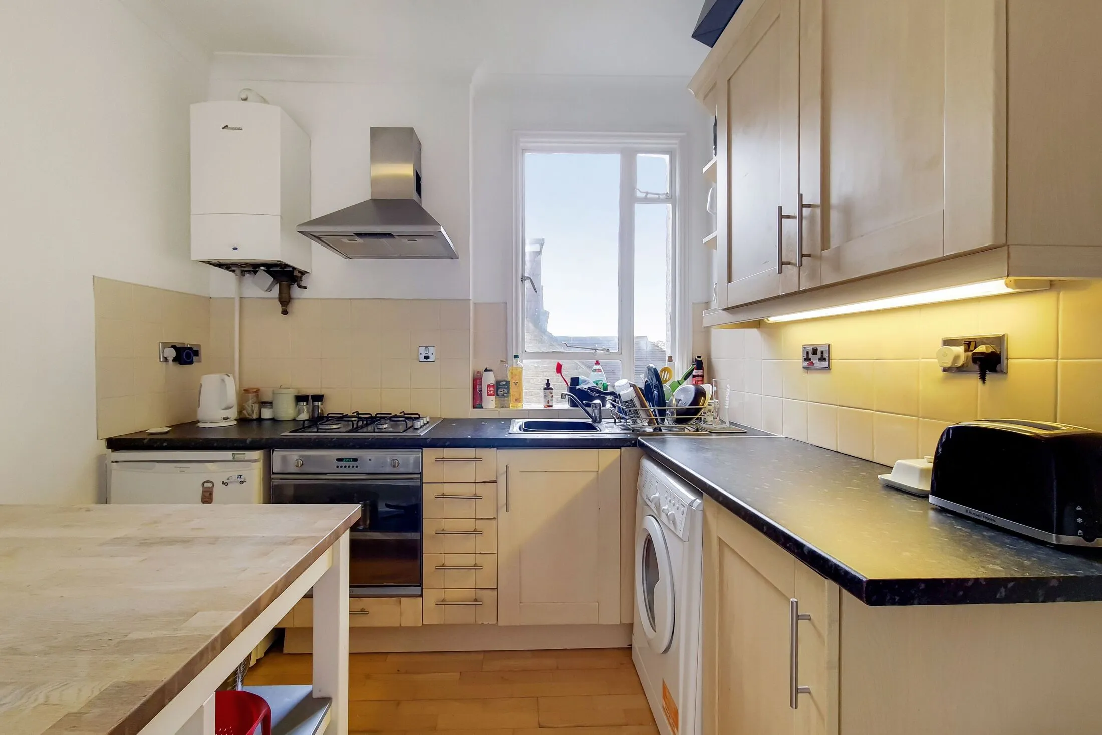 Flat West Walk in Greater London