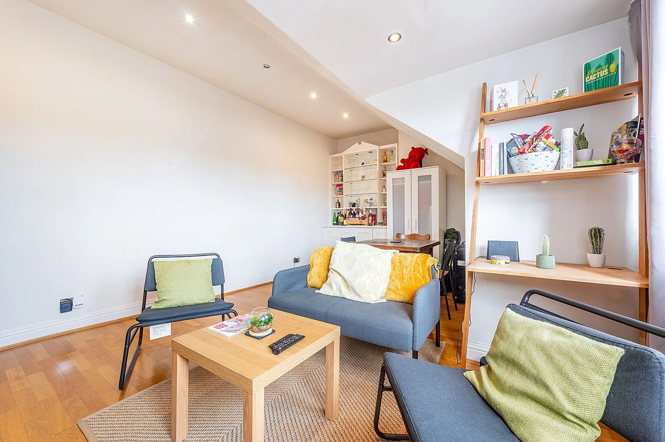 Flat West Walk in Greater London