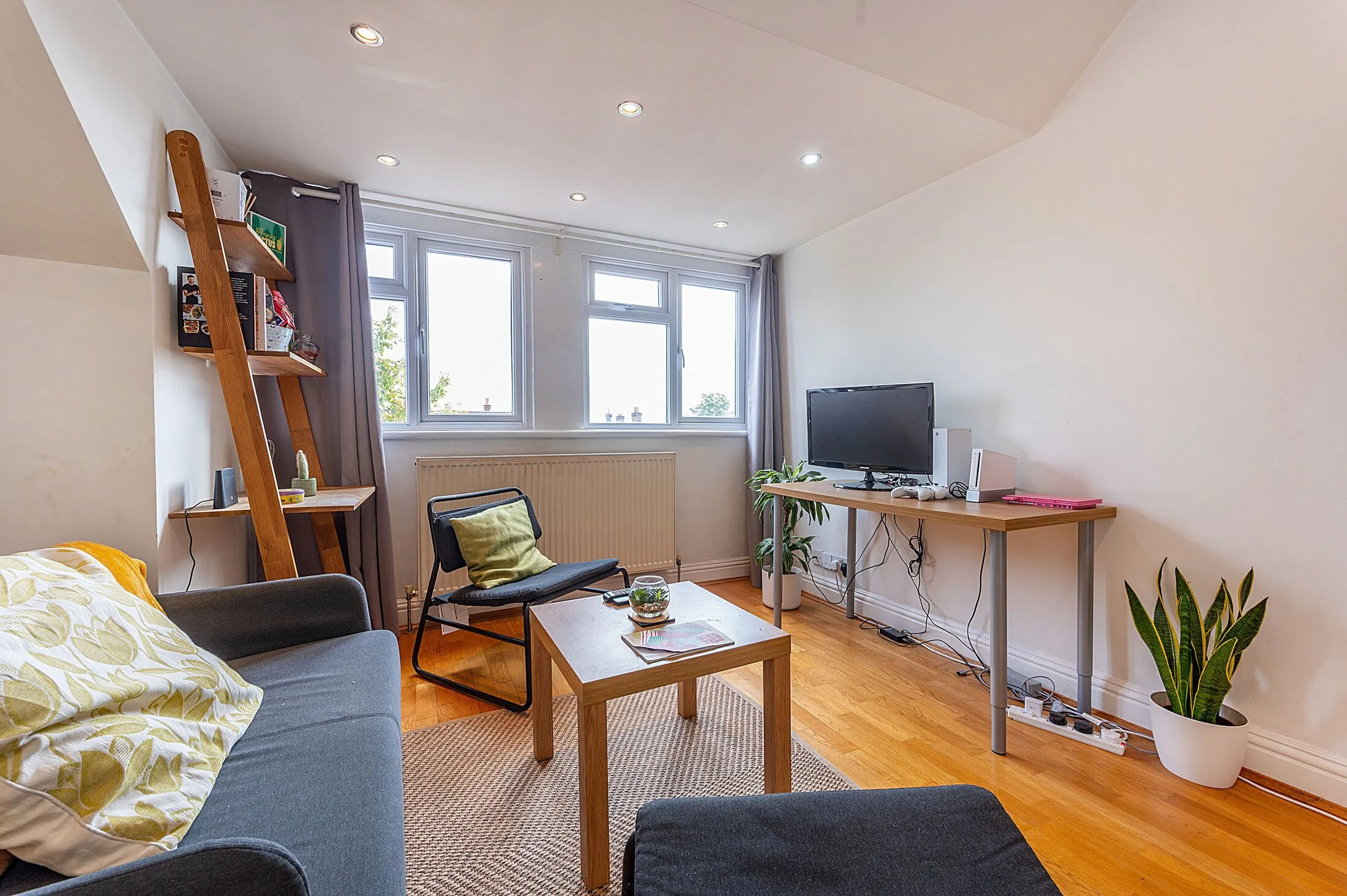 Flat West Walk in Greater London