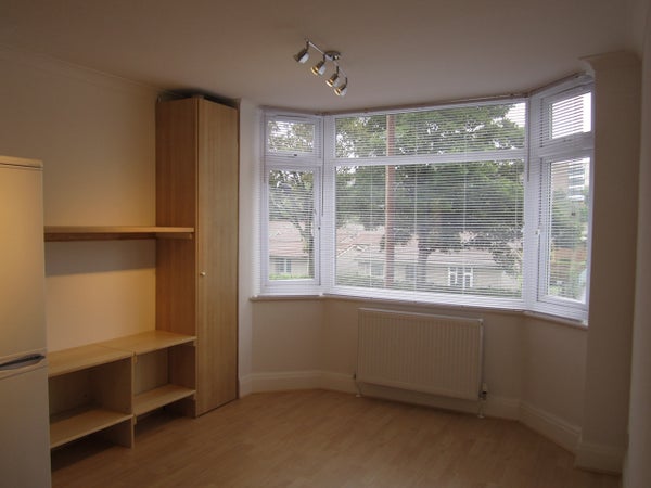 Flat Southmead Road in Bristol