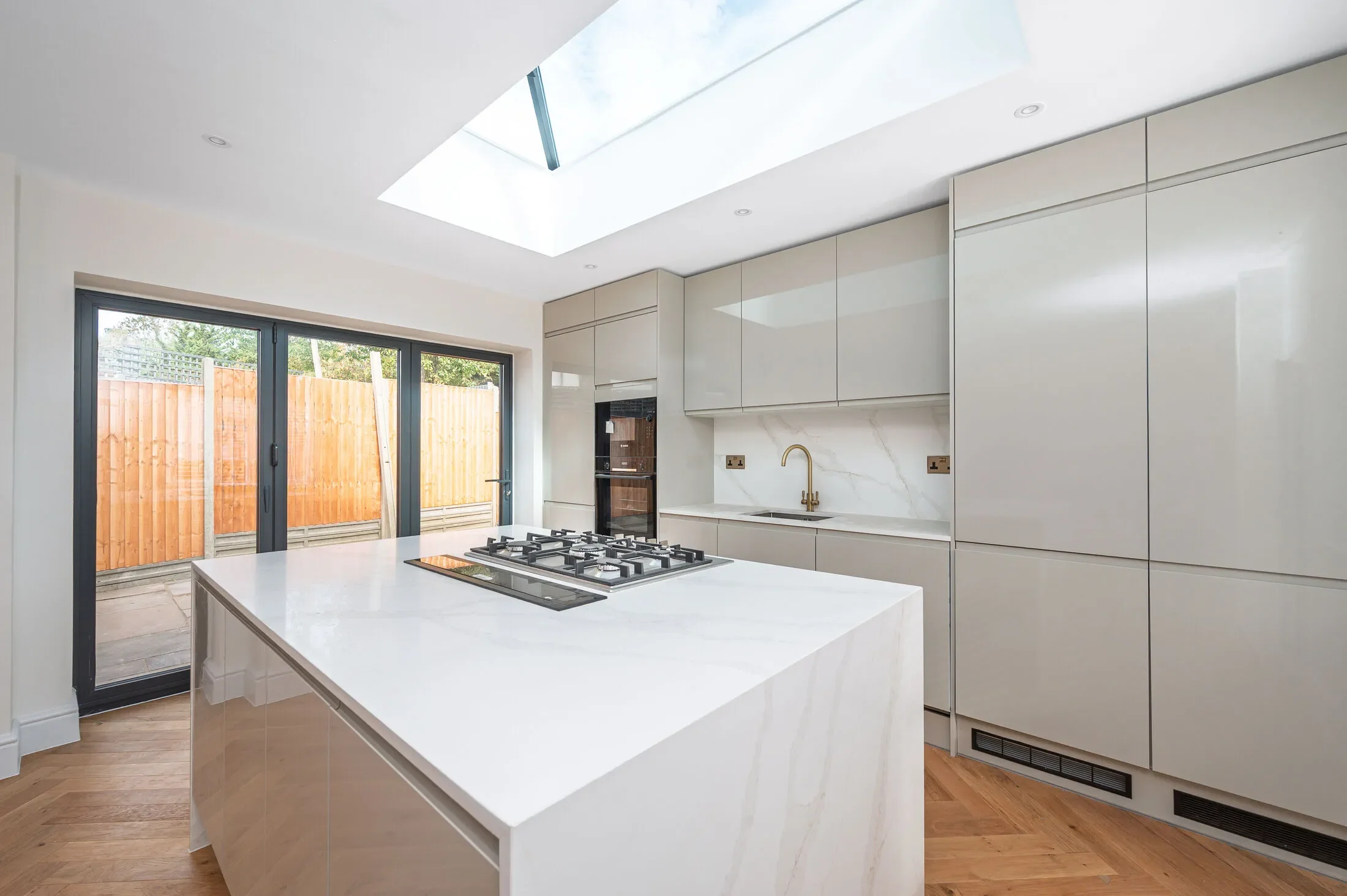House Summers Lane in Greater London
