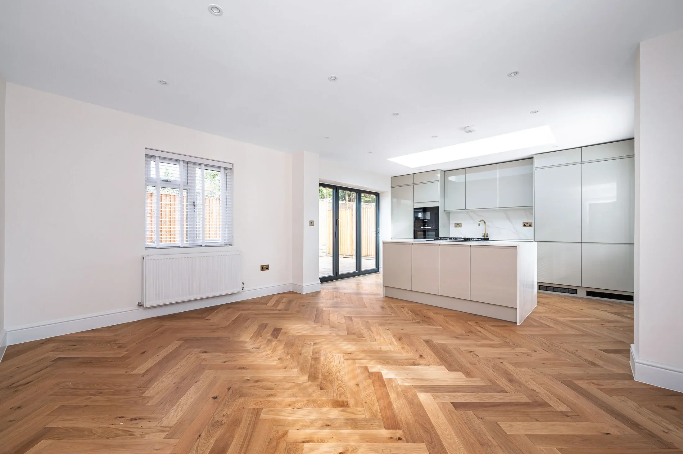 House Summers Lane in Greater London