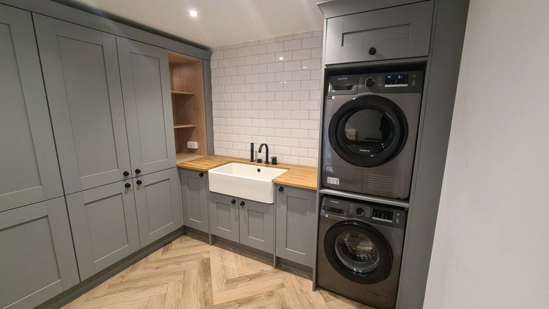 Room Nursery Close in Leeds