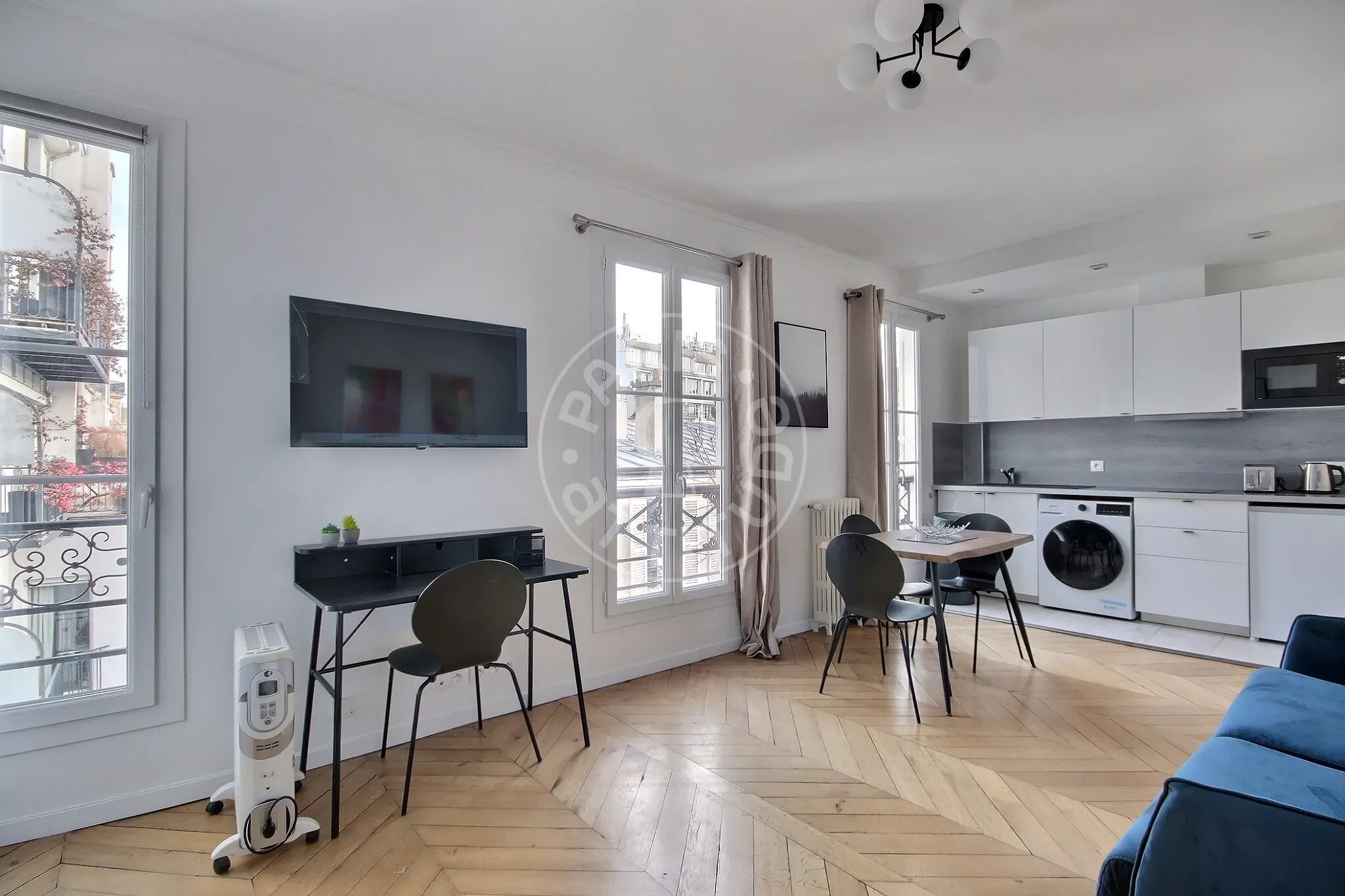 Flat Rue La Bruyère in Paris