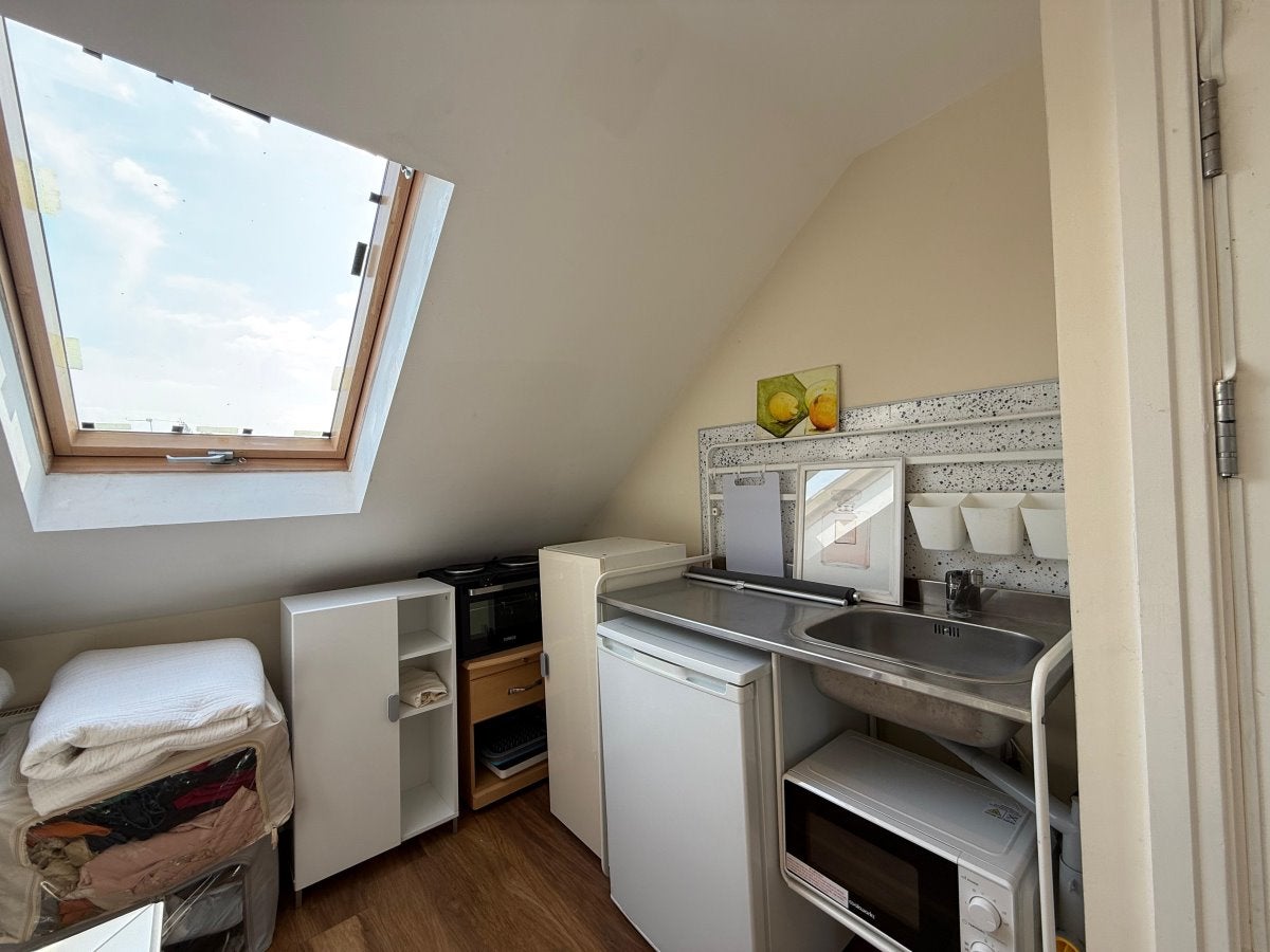 Flat Eastcote Avenue in Greater London