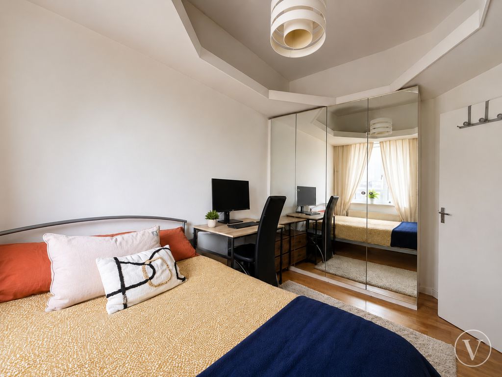 Flat Midford Place in Greater London