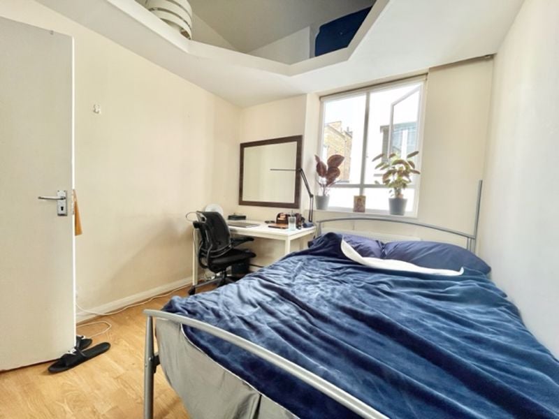 Flat Midford Place in Greater London