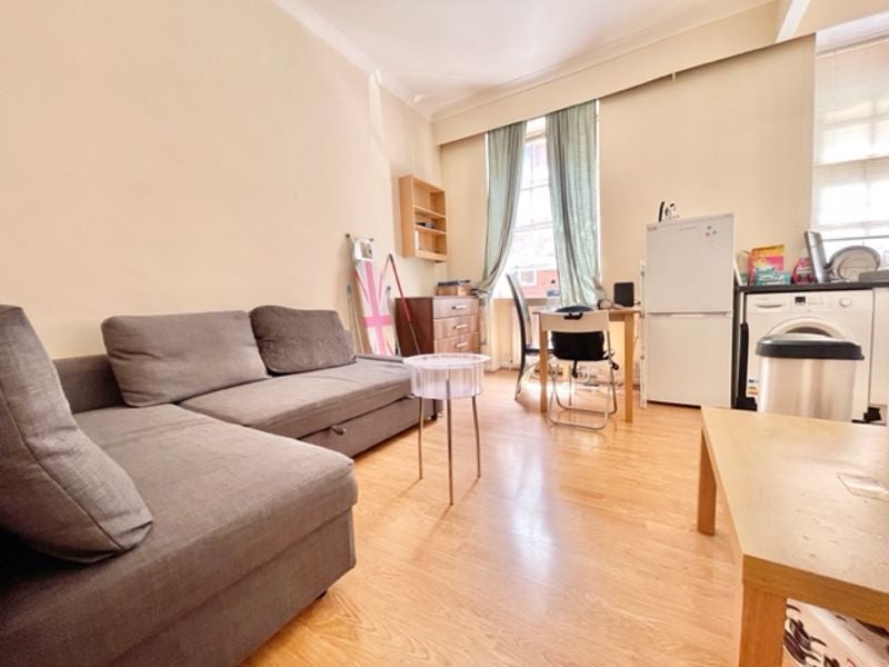 Flat Midford Place in Greater London