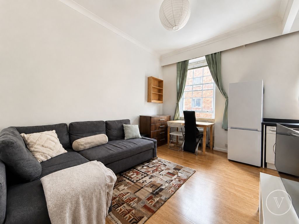 Flat Midford Place in Greater London