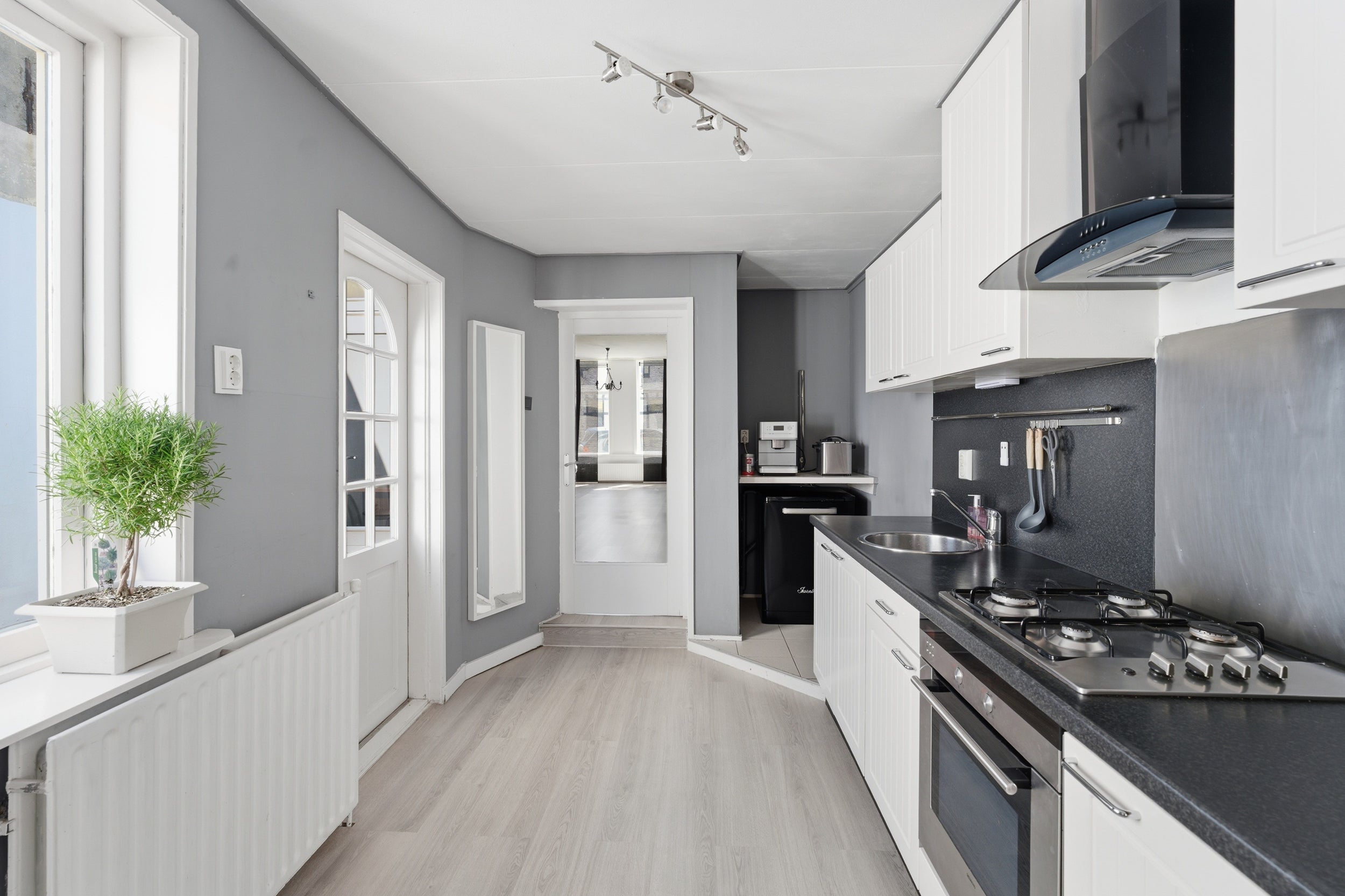 Tussenwoning te koop: Glacisstraat 103, Vlissingen