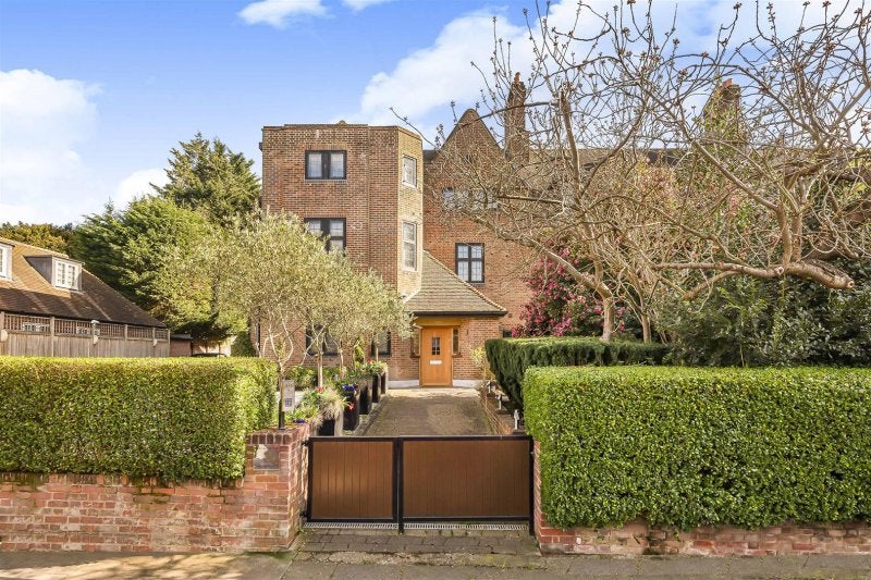 House Finchley Road in Greater London