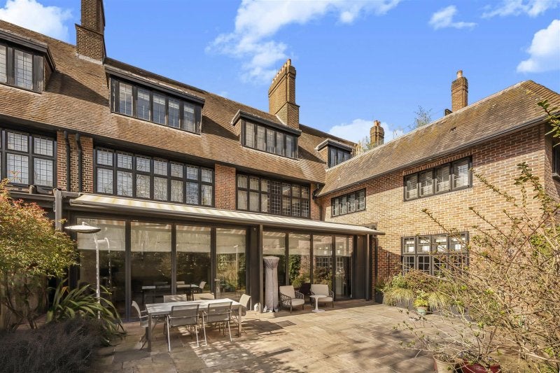 House Finchley Road in Greater London