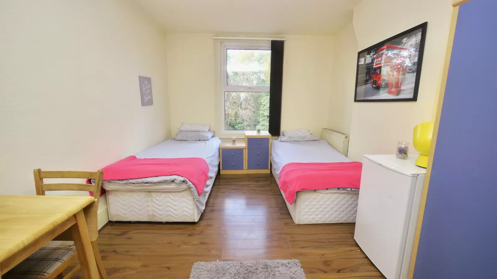 Room Chichele Road in Greater London