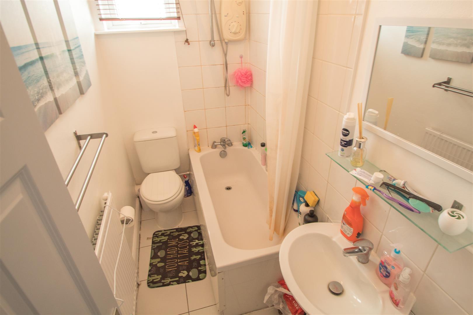 Room Trelawn Terrace in Leeds