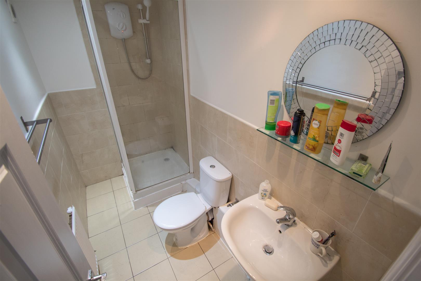 Room Trelawn Terrace in Leeds