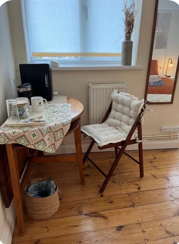 Room Bath Road in Taplow