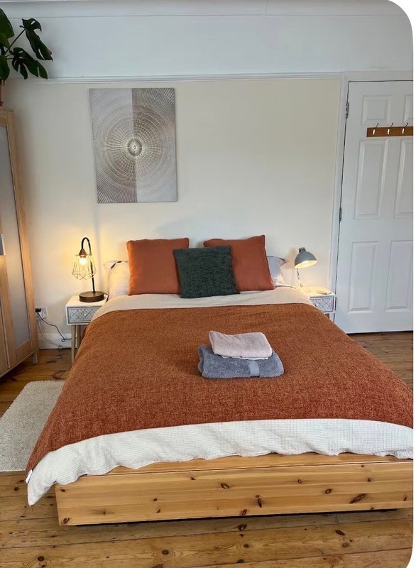 Room Bath Road in Taplow