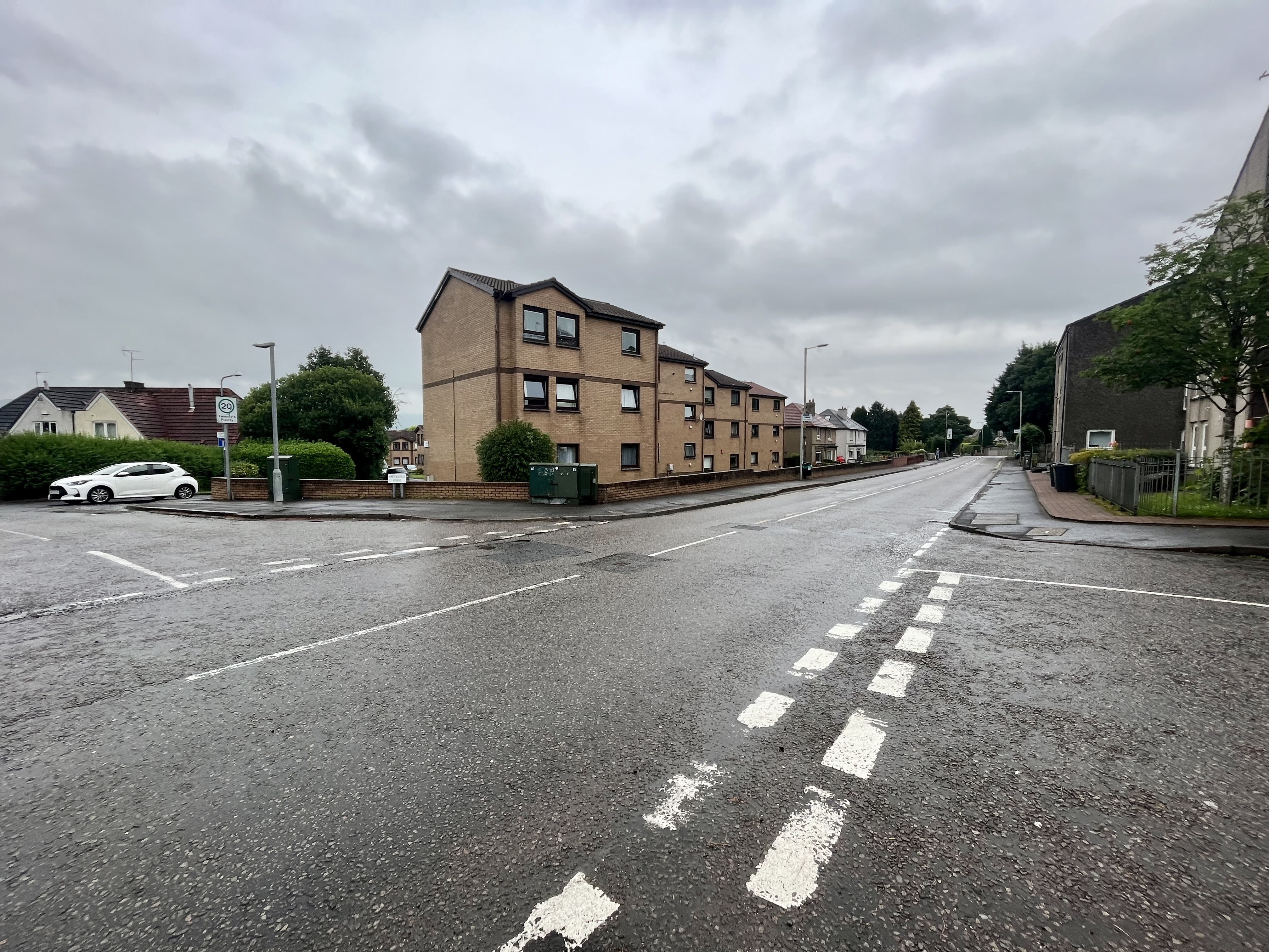Flat Campsie Crescent in Kirkintilloch