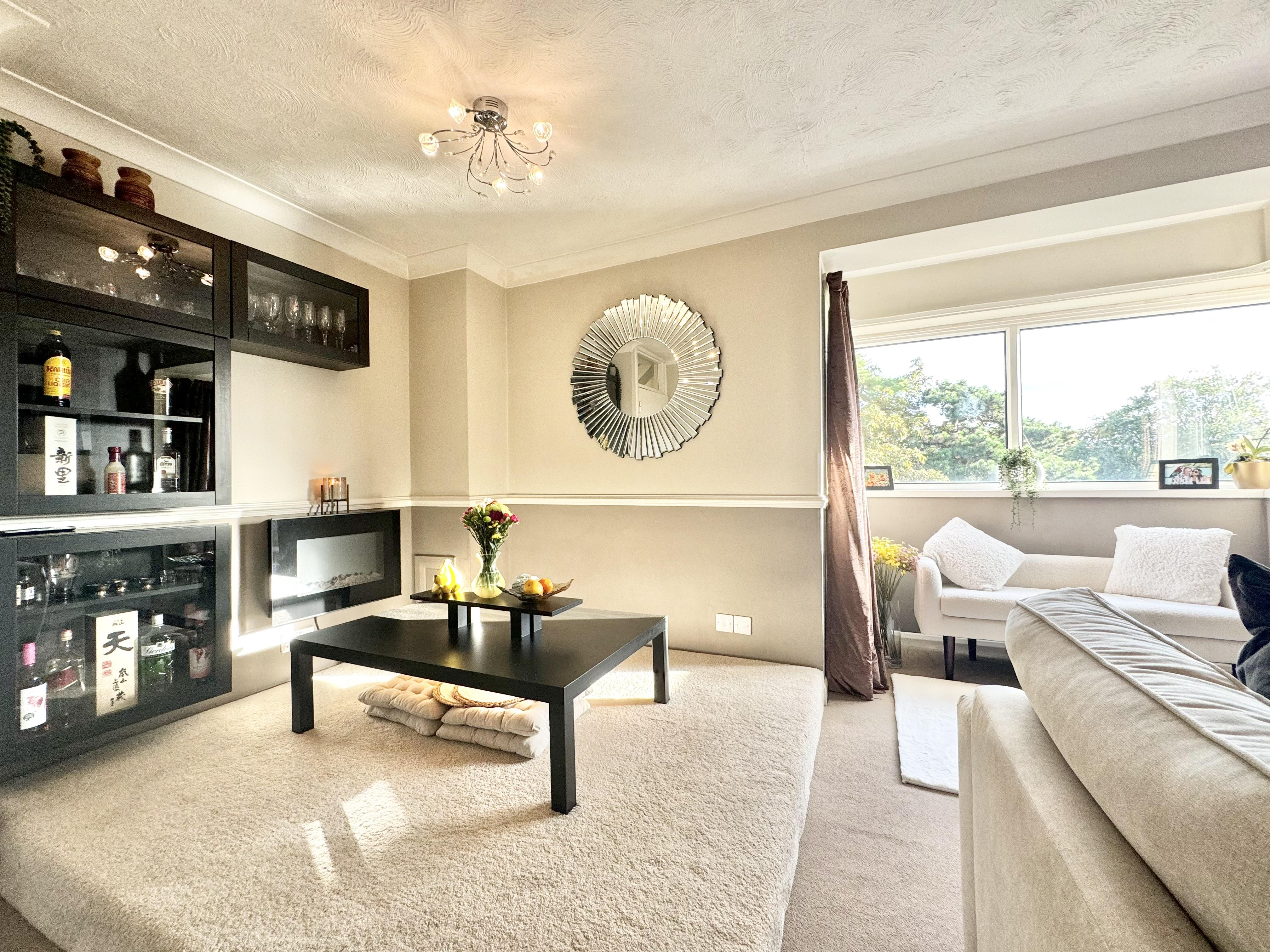 Flat Hawkfield Lane in Basingstoke and Deane