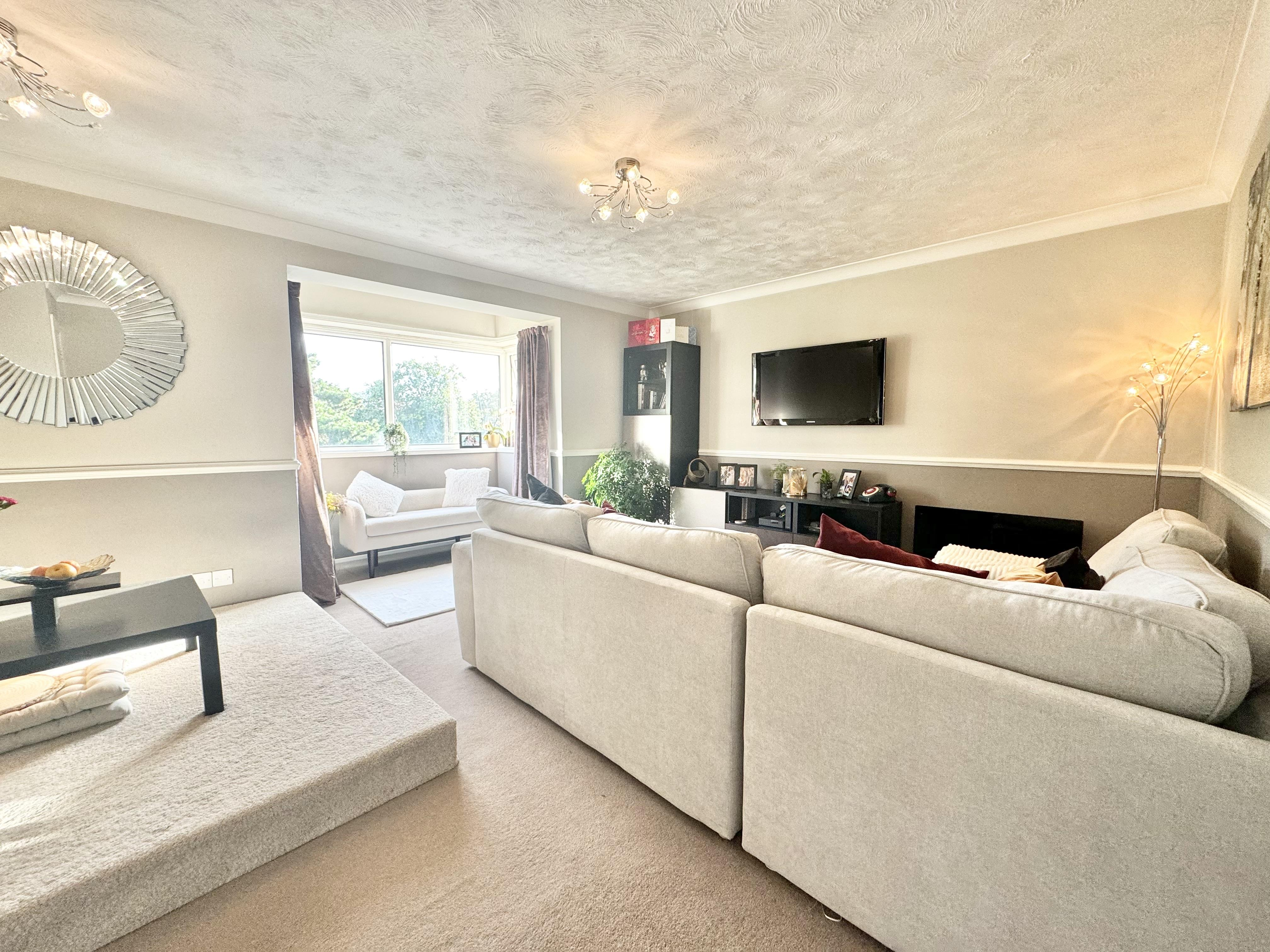Flat Hawkfield Lane in Basingstoke and Deane
