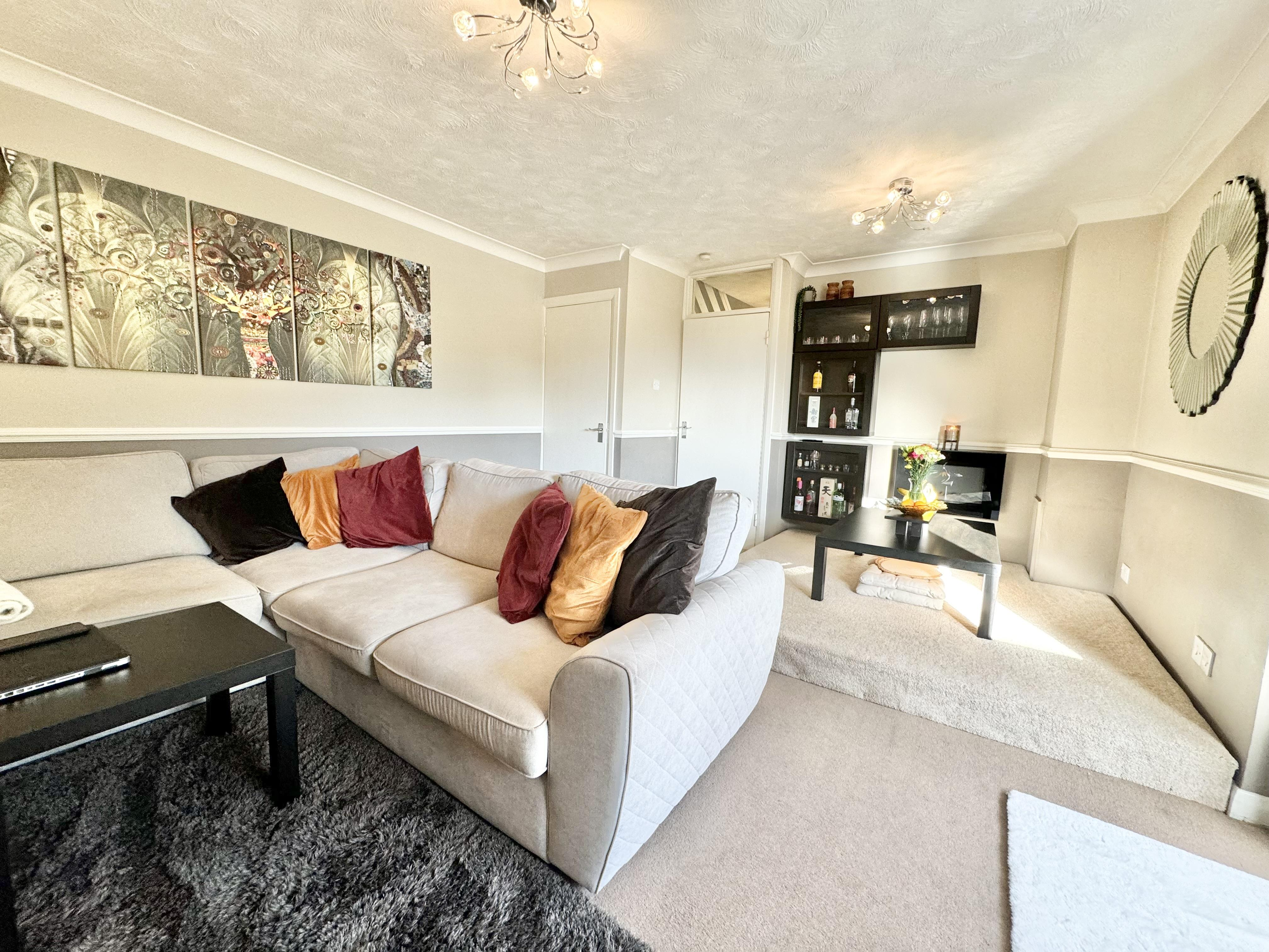 Flat Hawkfield Lane in Basingstoke and Deane