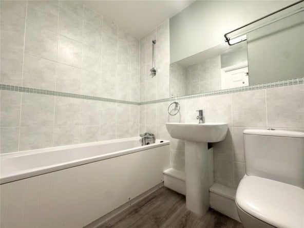 Flat Arnell Crescent in Blunsdon St Andrew