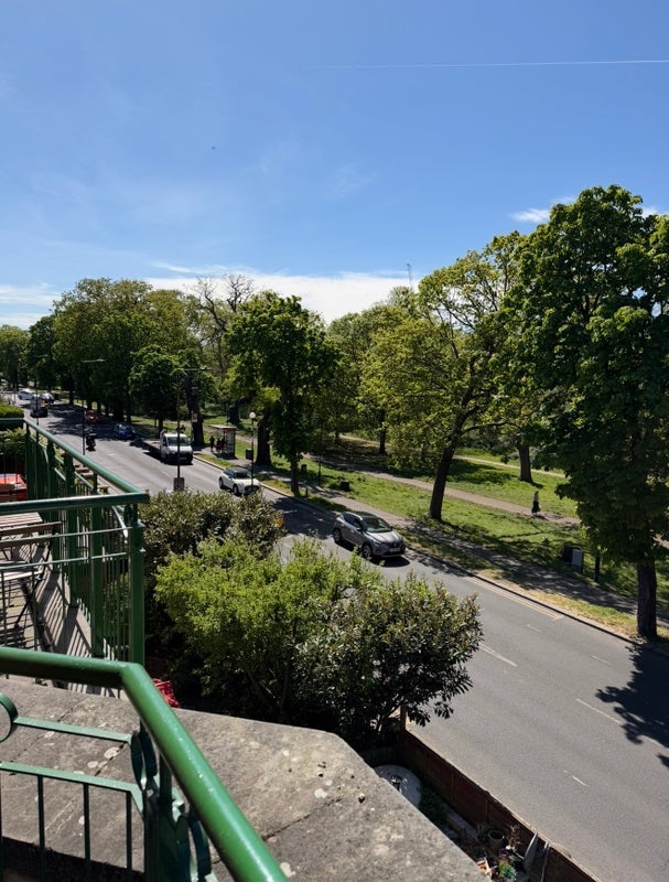 Flat Fisher's Close in Greater London
